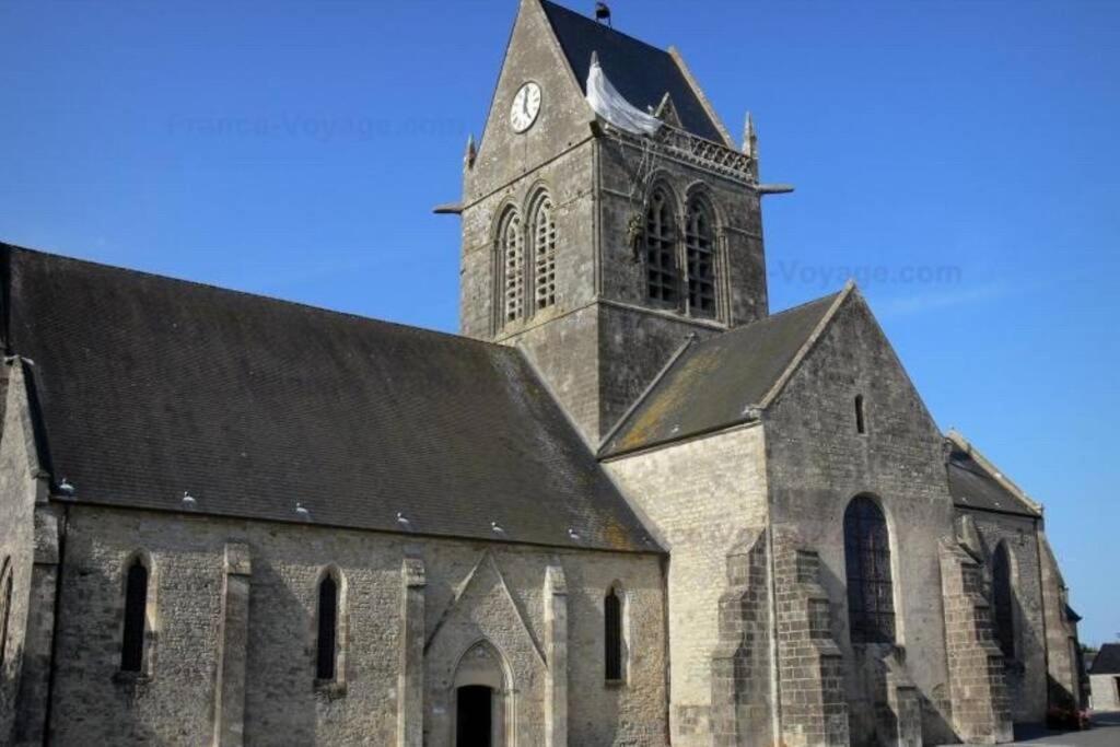 Vila Gite En Cotentin Etienville Exteriér fotografie